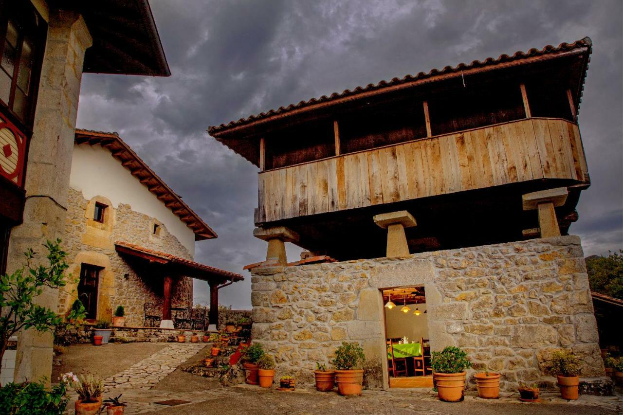 Caseria El Hondrigu Mestas De Con Kültér fotó